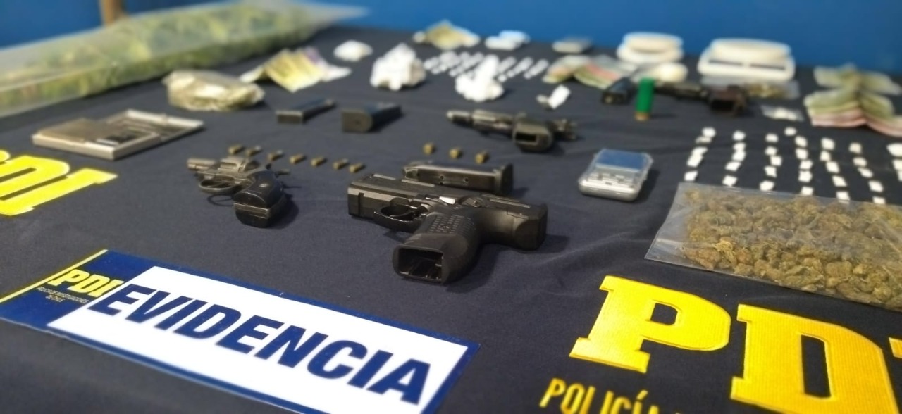 Llay Llay Personas Fueron Detenidas Por Tr Fico De Drogas Porte De